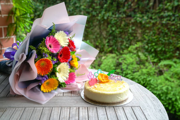 Online flowers and cakes delivery in Pune
